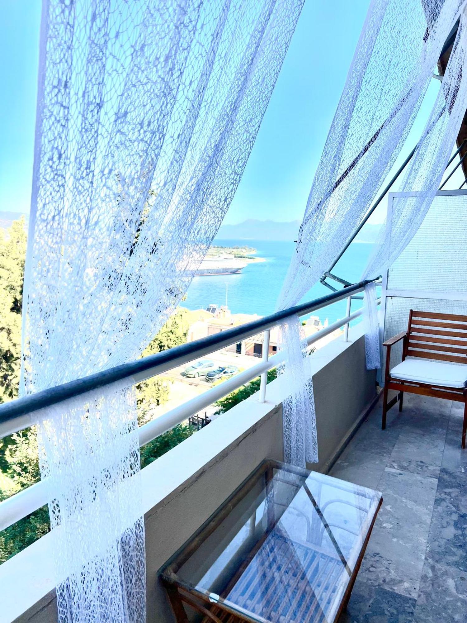 Apartmán Seaview Penthouse On The Square Aígio Exteriér fotografie